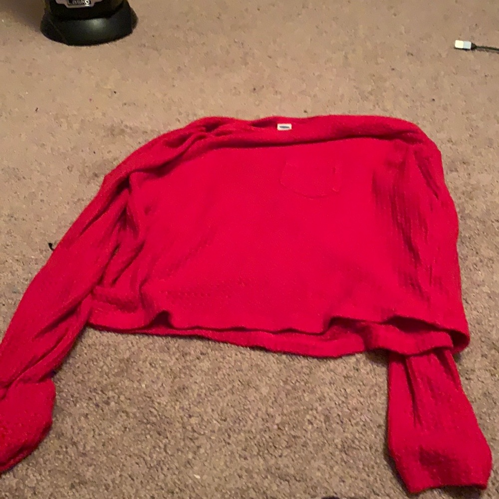 red crop top sweater.